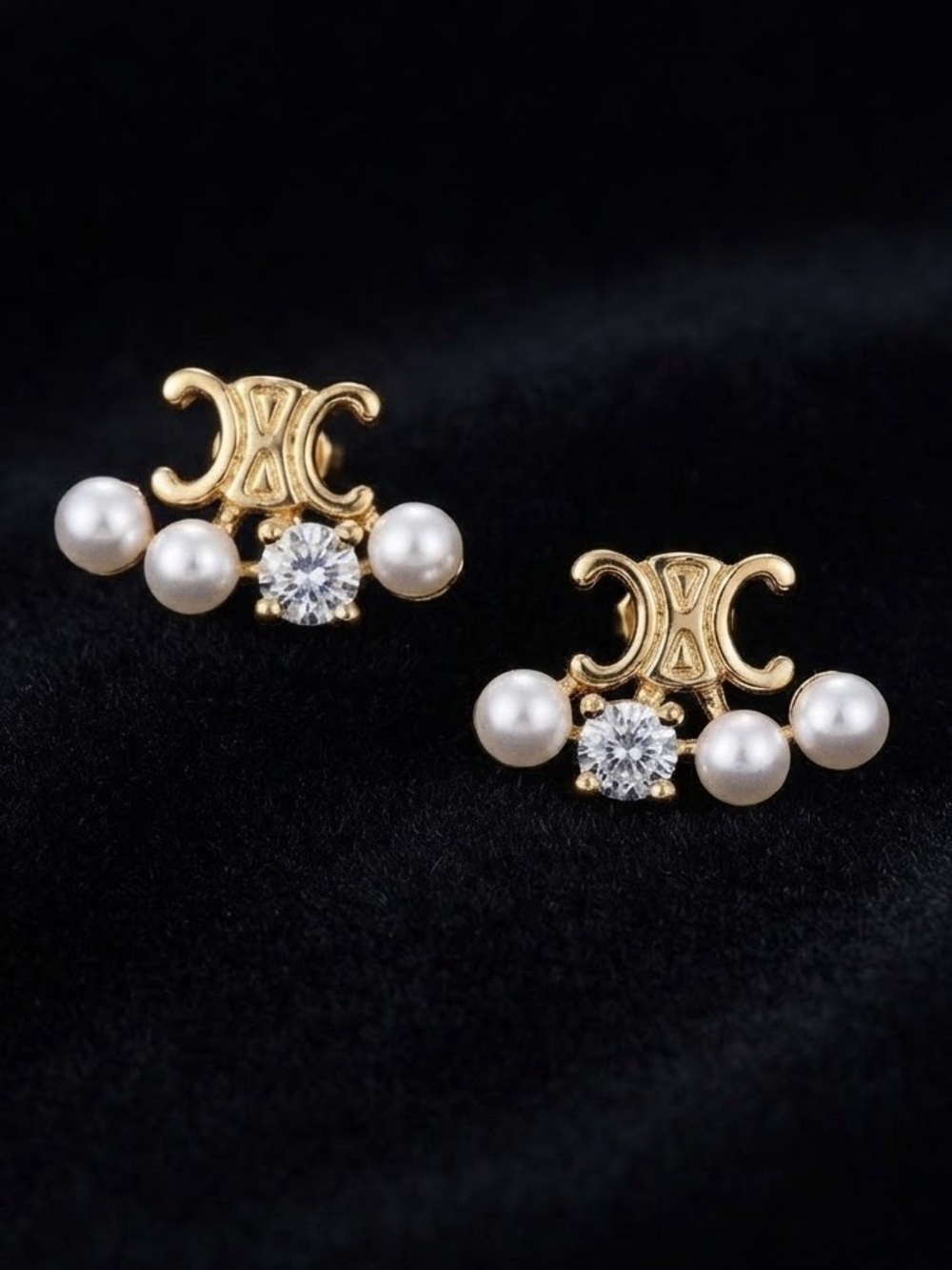 Stunning Gold-Tone Pearl & Crystal Stud Earrings
